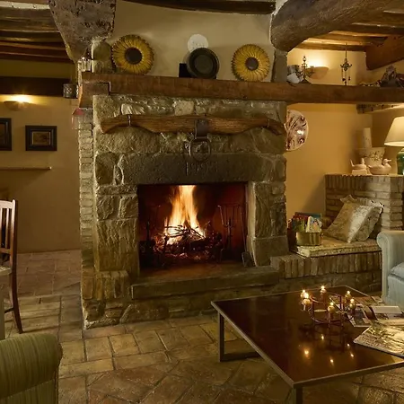 빌라 La Sentinella Casolare Storico E Piscina